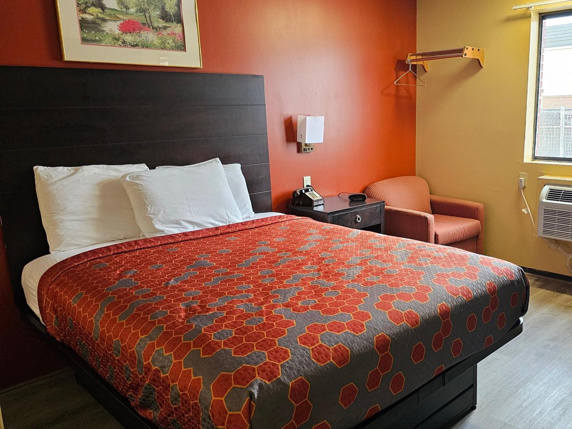 Budgetel Inn & Suites Fort Scott Екстер'єр фото
