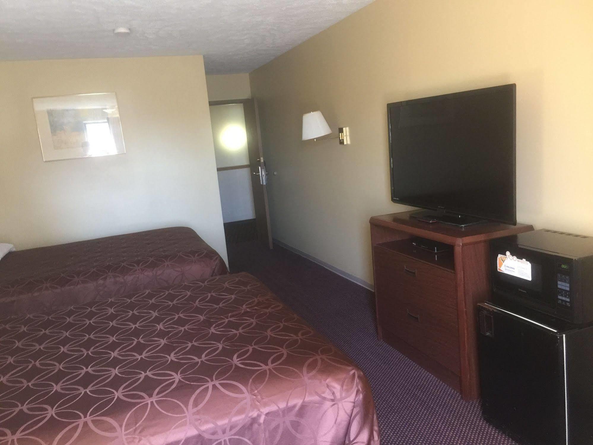 Budgetel Inn & Suites Fort Scott Екстер'єр фото
